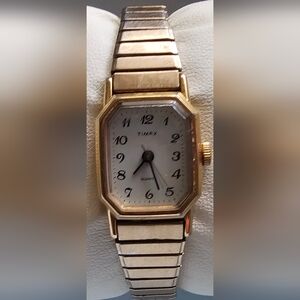 Vintage Timex Women's Watch Gold Tone Octagon Stretch Band New Battery
